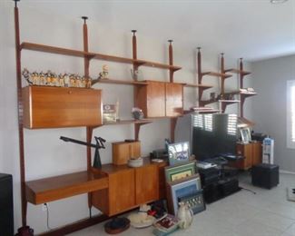 Awesome modular wall system! Check one out like it on 1stdibs