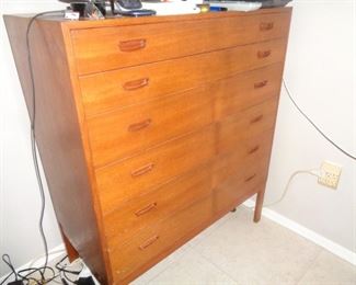 Another dresser