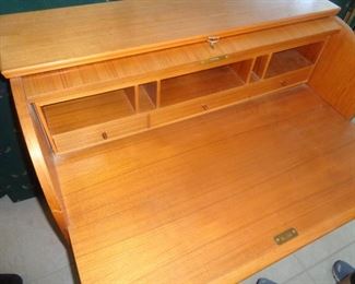 Very unique Desk w/roll top