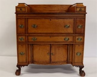 Antique Maple Butlers Chest With Leather Top
