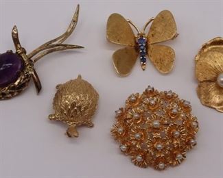 JEWELRY Assorted Gold and Silver Brooches
