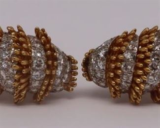 JEWELRY Pair of David Webb kt Gold Platinum