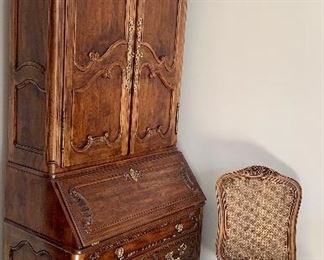 Henredon solid maple w/ walnut veneer secretary desk 89”h x 20” deep x 38w
$450
Accompanying chair $75