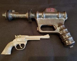 Daisy Buck Rogers Atomic Pistol and PET cap gun