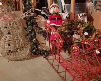 Large-scale outdoor Christmas decorations