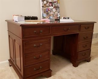 Mahogany kneehole desk, finished on all sides
