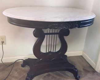 Victorian mahogany oval top with harp base table/hall table or side table