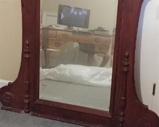 This is the mirror that goes on top of the 6' dresser with marble top