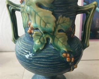 Roseville Bush berry Trophy Vase