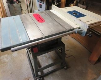 Delta 10" contractor's table saw w/router