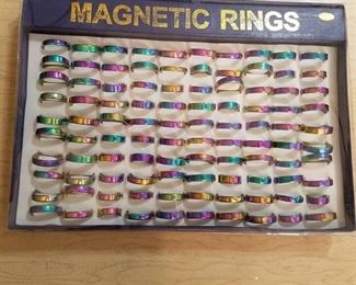 tray of 100 magnetic rings