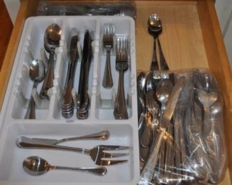 Nice sets of stainless steel flatware including Oneida