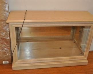 American Drew light oak low lighted display cabinet with glass