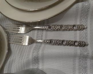 Stainless flatware