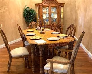 Fabulous Dining Room Table with Eight Chairs and Matching China Cabinet in Pristine Condition!