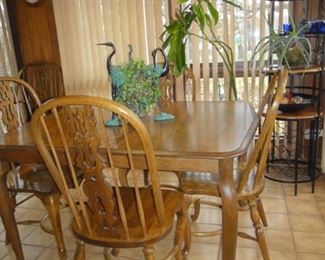 Kitchen Table, 6 chairs, one leaf , matching china cabinet 