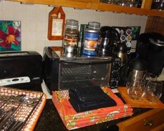 Kitchen, Toaster, Toaster oven, Silverware, Glasses, Yankee Candles 