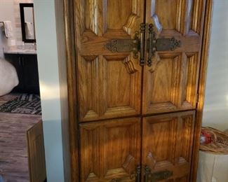 Armoire,  Beautiful condition, Narrow for small spaces