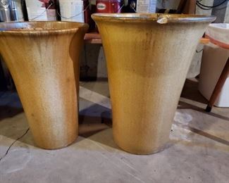 Large outdoor pots 