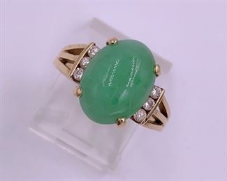 Gold, jade and diamond ring