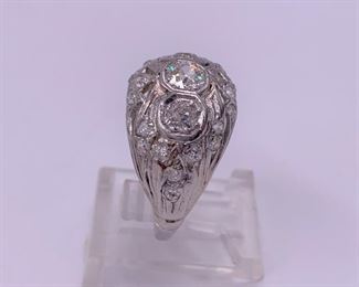 Gorgeous vintage platinum and diamond ring