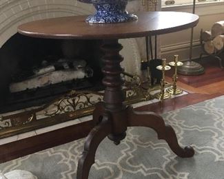 PEDESTAL TABLE WITH BLUE & WHITE CENTER BOWL