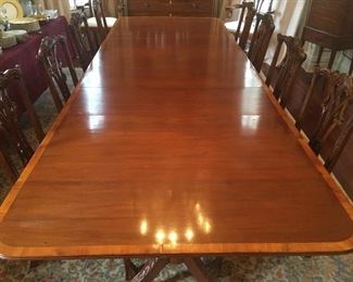 18TH C BANDED PHILADELPHIA DINING TABLE