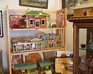 LIONEL AND MARX TRAIN AND TOY BUILDINGS