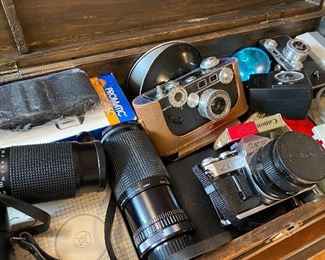 GROUP OF VINTAGE CAMERAS AND LENSES