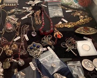 WONDERFUL COLLECTION OF JEWELRY INCLUDING STERLING SILVER AND GOLD