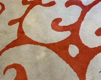 LARGE ROUND RUG
