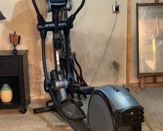 NORDIC TRACK ELLIPTICAL MACHINE