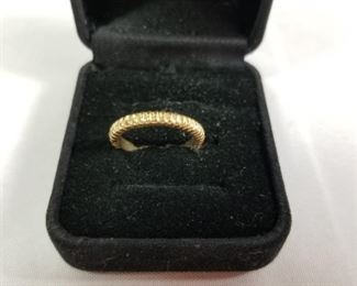 14 Karat Yellow Gold Ring Band https://ctbids.com/#!/description/share/276443