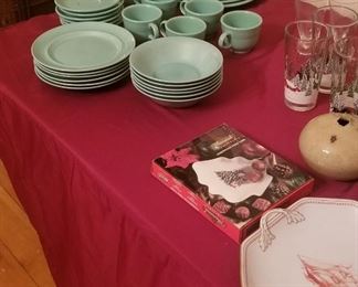 Fiesta ware
Some color matching bowls/plater