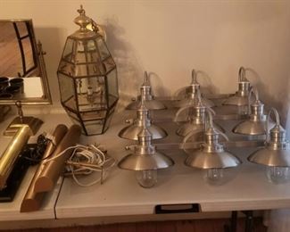 Lighting
Vanity, Picture, Hanging