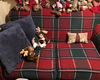 PlId loveseat