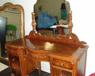 Vintage vanity with mirror