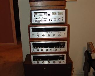 Morrantz receiver and stereo with turntable