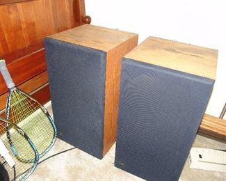 Pair speakers