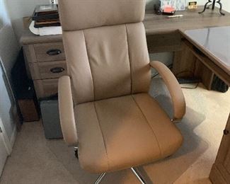 DESIGNER OFFICE CHAIR
