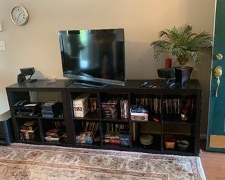 NICE TV, STAND, DVD'S AND MORE