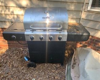CHAR BROIL GRILL