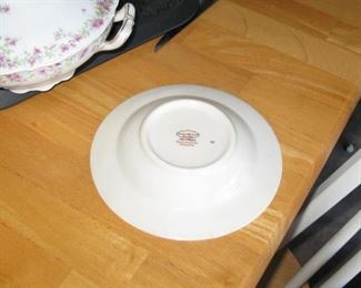 BOTTOM OF CHINA SET