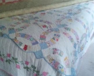 Antique wedding ring quilt