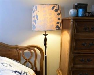 Floor lamp