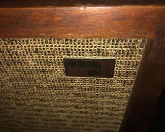 SIGNATURE MAKER OF VINTAGE 1960'S SPEAKERS.