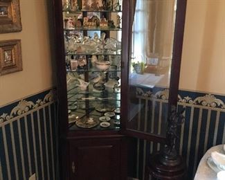 Curio cabinet
Lots of fine smalls
Crystal Animals napkin rings