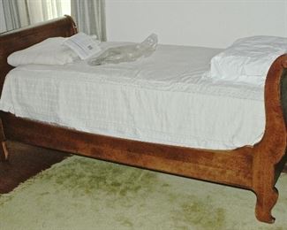 Twin size vintage sleigh bed