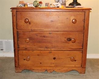 Antique three drawer chest, handout dovetails