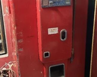 Vendo Coke machine